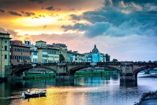 2-Day E-Bike Tuscany Tour with Meals, Wineries, and Farmstay - Wine, olive oil, and a farm lunch