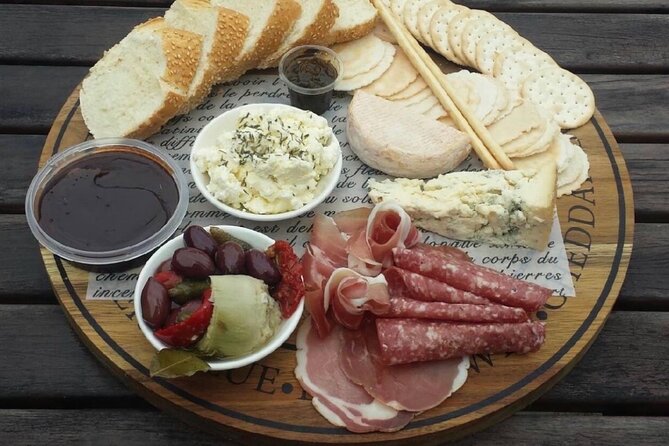 3- Hour Wine and Harvest the Hunter Horse Tour in Pokolbin - Cheese and chocolate add variety