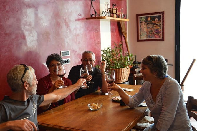 4 WINES TASTING in a Chianti Classico Farm (Visit/tour at the winery included) - Key points at a glance