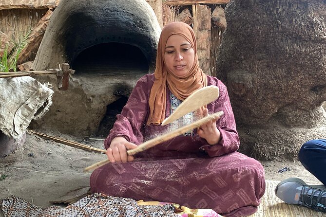 A day like a farmer in Dahsure countryside with locals - Making palm-leaf crafts and date cookies
