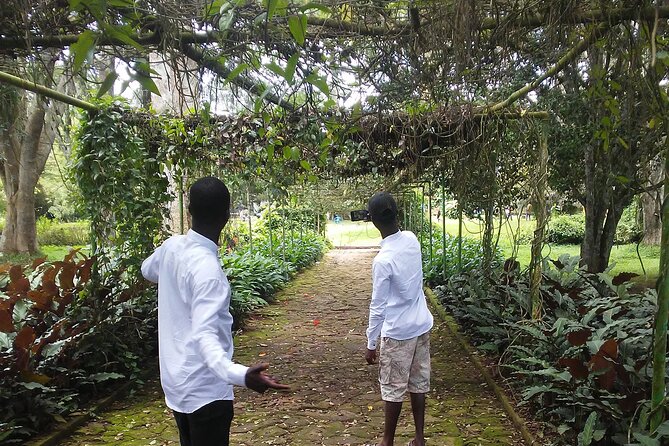 Aburi Gardens and Tetteh Quarshie Farms - Aburi Botanical Gardens and its named trees