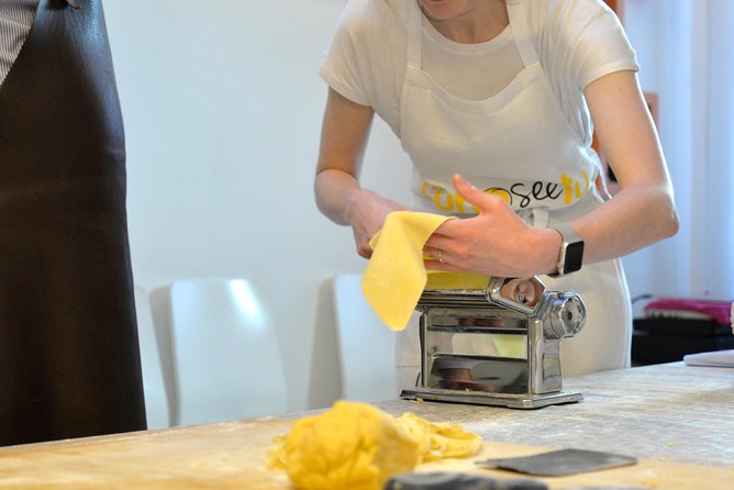 Alghero Home Cooking Pasta Class at a Farmhouse with Wine - Meeting Irene and starting the lesson