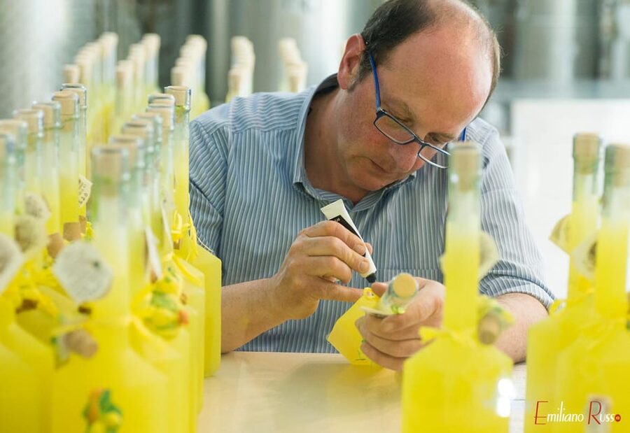Amalfi: Vertical Lemon Farm Tour, Tastings, and Rural Museum - Finding the farm from central Amalfi