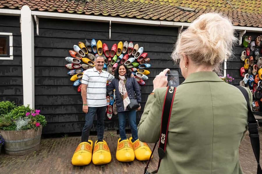 Amsterdam: Experience Zaanse Schans Windmills & Cheese Farm - Seeing How Dutch Cheese Is Made