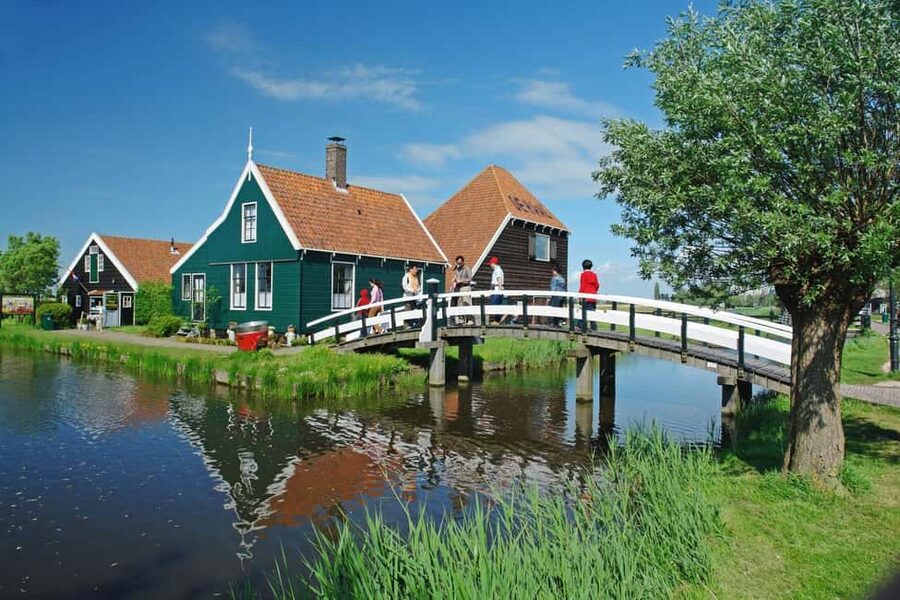 Amsterdam: Experience Zaanse Schans Windmills & Cheese Farm - Watching Clogs Take Shape