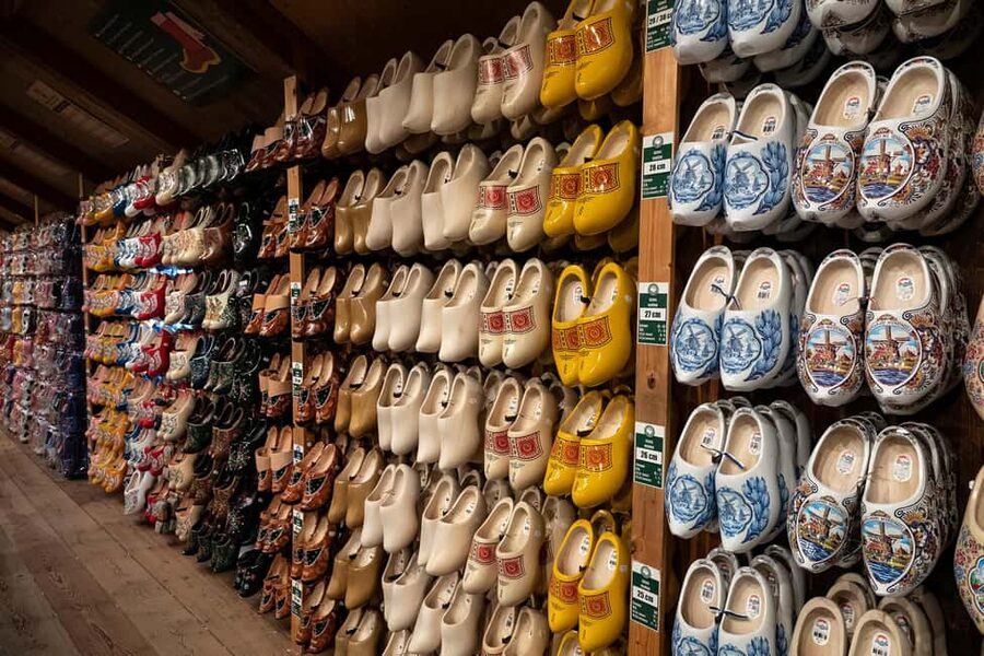 Amsterdam: Experience Zaanse Schans Windmills & Cheese Farm - Reaching the Meeting Point at This is Holland