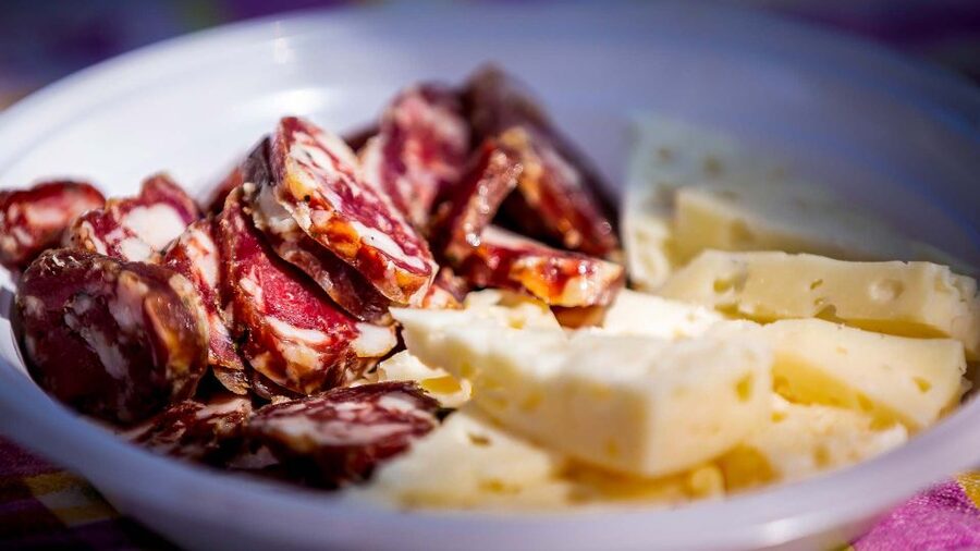 Arzana: Organic product tasting in a farm at sunset - Key points to know before booking