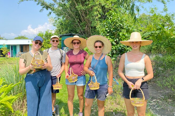 Baan Farm Thai Cooking School Chiangmai - Cooking with Kru Ploy and her staff