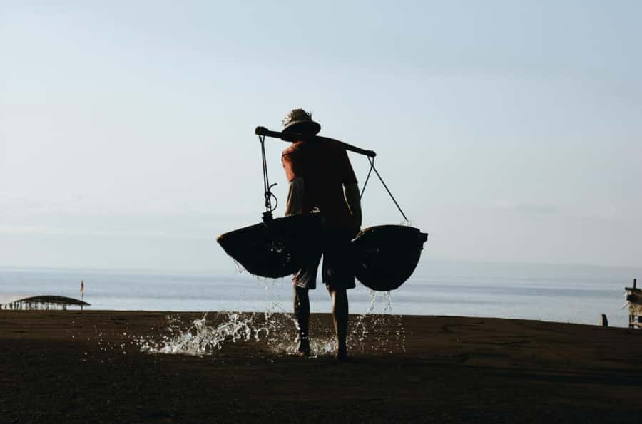 Bali: Traditional Villages, Salt Farm & Tirta Gangga Tour - The guide can make or break the cultural stops