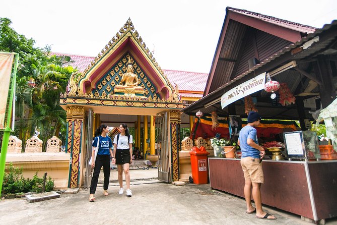 Bangkok Floating Market & Boat Ride to an Orchid Farm - Thai food, desserts, and the need for cash
