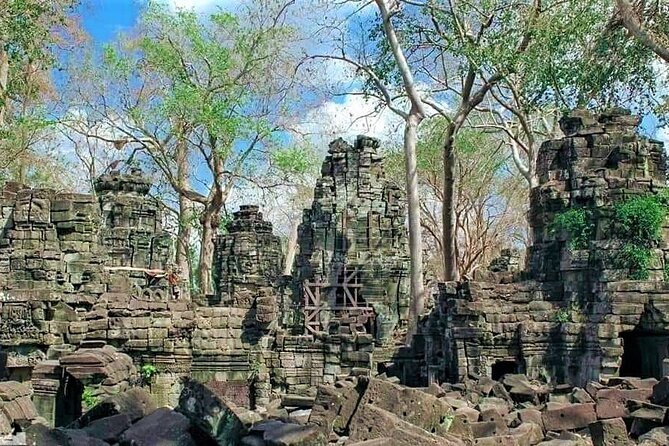 Banteay Chhmar Temple & Silk Farm Private Day Trip from Siem Reap - Five hours among the collapsed galleries