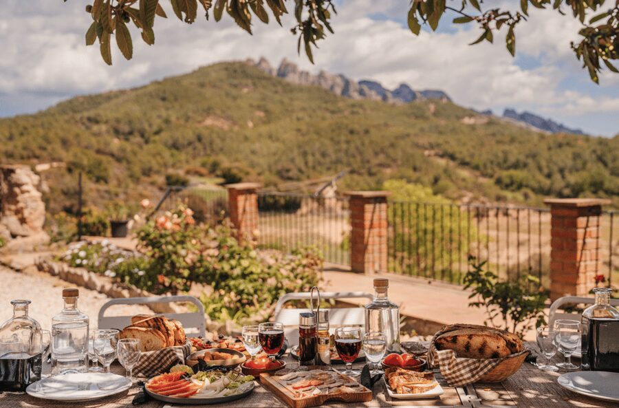 Barcelona: Montserrat Visit & Lunch at Farmhouse Small Group - Four details that make this Montserrat trip worth considering