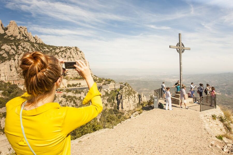 Barcelona: Montserrat with Winery Visit and Farmhouse Lunch - A farmhouse lunch in the Penedès vineyards