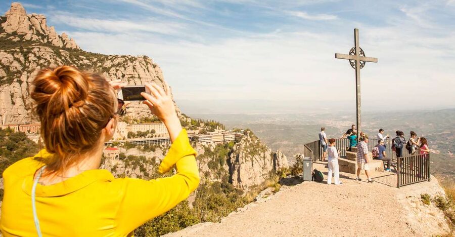 Barcelona: Montserrat with Winery Visit and Farmhouse Lunch - Reaching Montserrat by minivan