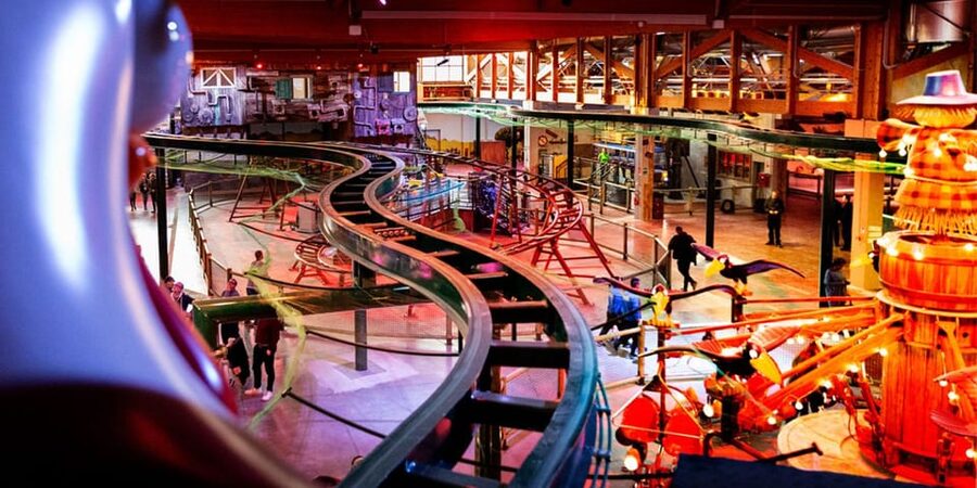 Bologna: Luna Farm Amusement Park Family Entry Ticket - The Two Extras: VR-Box and Labirintolo