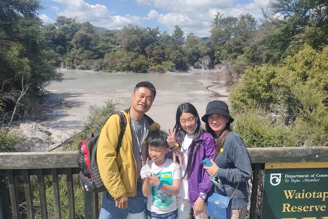 Boutique tour , Mt Maunganui, NZ farm, Rotorua lakes/geothermal - Tikitapu, Tarawera, and the lakes route
