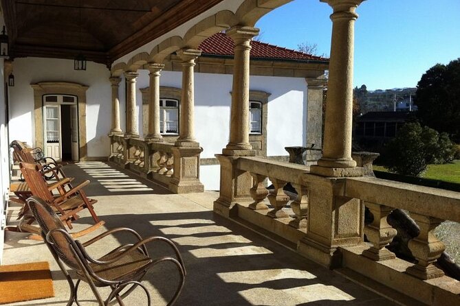 Braga/Guimarães: 1 Day with Lunch + farm and wine tasting - Guimarães and the beginning of Portugal