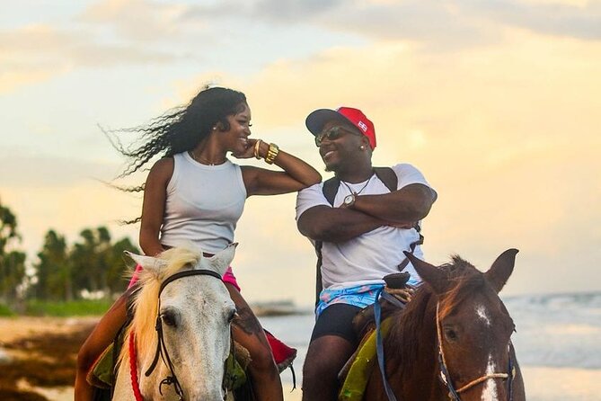 Buggy, horse and plantation ranch - Who will enjoy this most