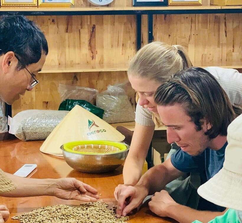 Buon Ma Thuot: Bean to Brew Coffee Farm Tour with Tasting - Beginning in Ea Kao: a short trip with a rural focus