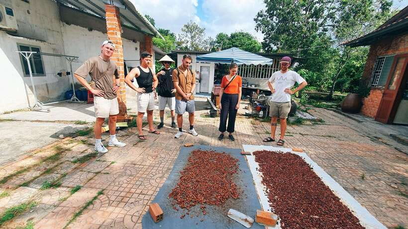Can Tho: Countryside Cycling Tour with Cocoa Farm Visit - Sugarcane juice and a well-timed refreshment stop