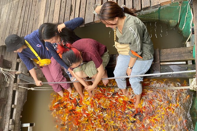 Can Tho day tour: fruit garden&floating fish farm in Son islet - Who will enjoy the afternoon most