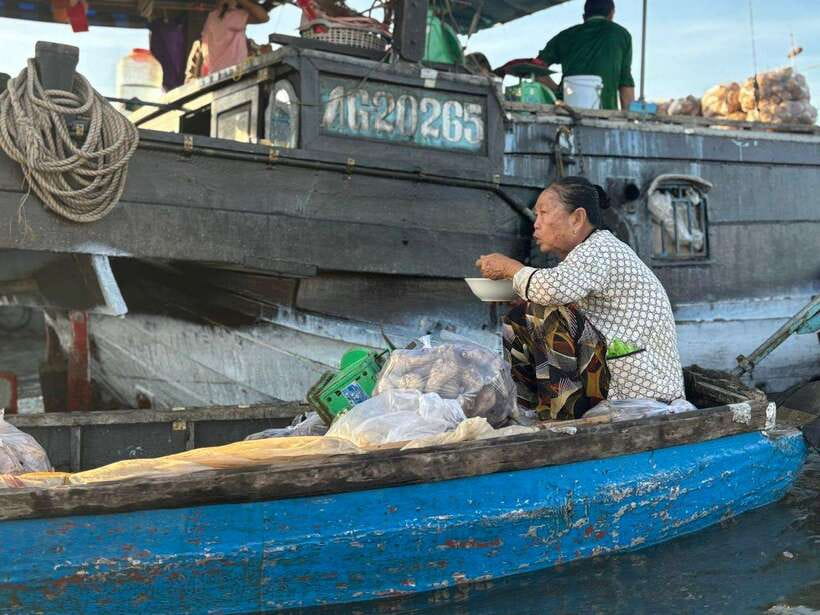 Can Tho: Floating Market, Canal, Cacao Farm & Mekong' Life - From the main river to water coconut canals
