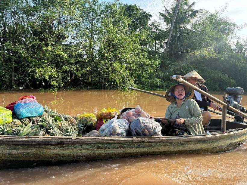 Can Tho: Floating Market, Canal, Cacao Farm & Mekong' Life - What the guide and group size add