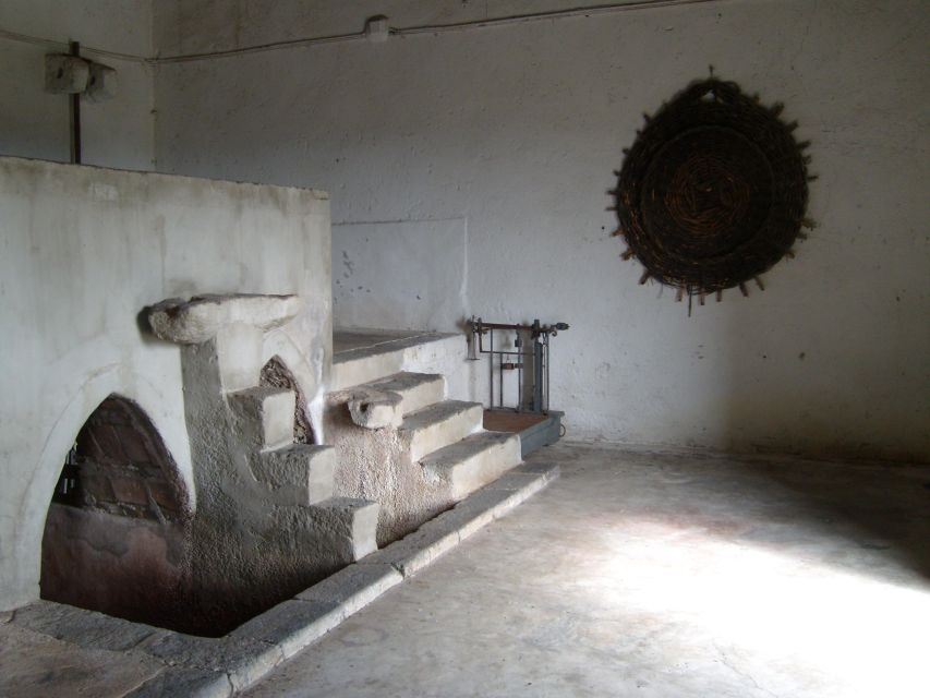 Catania: Pozzo di Gaspare Farm Guided Tour with Tastings - Key points about Pozzo di Gaspare