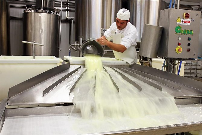 Cheesemaker for a day & visit to the dairy - Why this dairy visit works so well in Sardinia