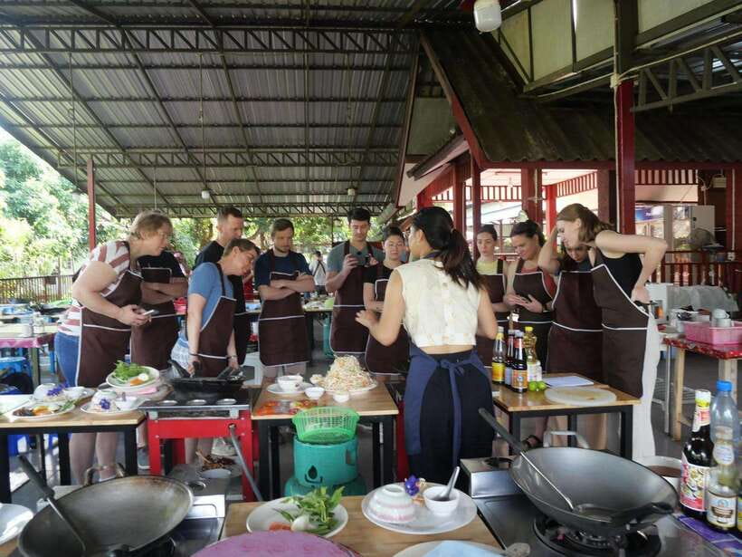 Chiang Mai: Half Day Cooking Class at Organic Farm - Eat Thai food in the garden