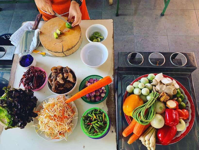 Chiang Mai: Half Day Cooking Class at Organic Farm - Who should book this class?