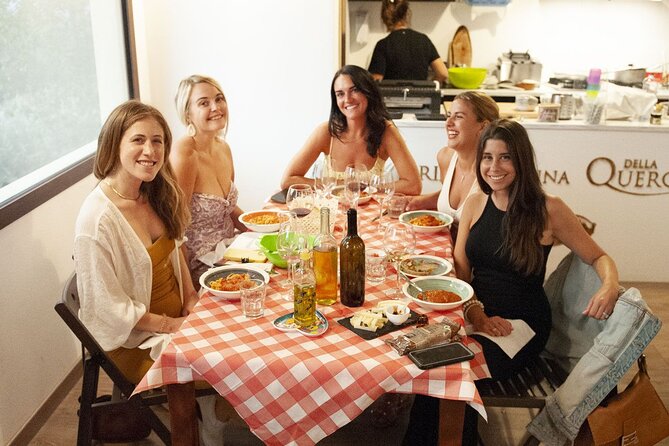 Cinta Senese tour with tasting dinner on the farm - Starting at Fattoria Madonna della Querce