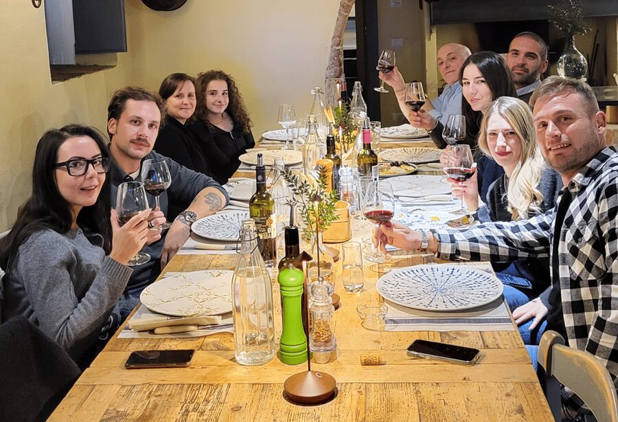 Communal dinner in an ancient Tuscan farmhouse - Who should book this dinner?