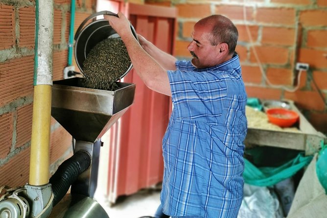 Comuna 13 & Coffee Farm Private Tour in Medellin | The Best Combo - Who will enjoy this full-day outing most