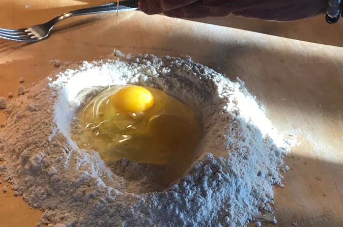 Cooking Class at a Farmhouse in Val d'Orcia Tuscany - Sauces, roasting, pizza, and secondi
