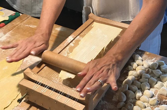 Cooking Class at a Farmhouse in Val d'Orcia Tuscany - The atmosphere, from cooking to conversation
