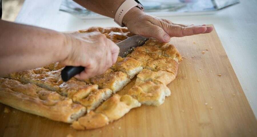 Cooking class in our family farm in Chianti with lunch - Making pasta, bread, and schiacciata by hand