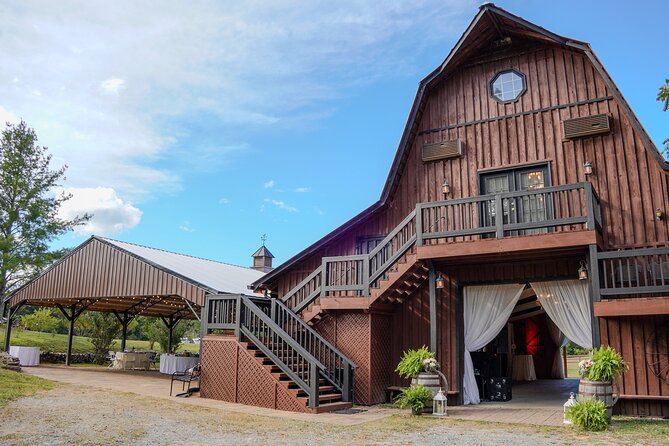 Cozy Farm Experience with Wagon Wheels and Acoustic Meal - A Private Farm Evening in Townsend