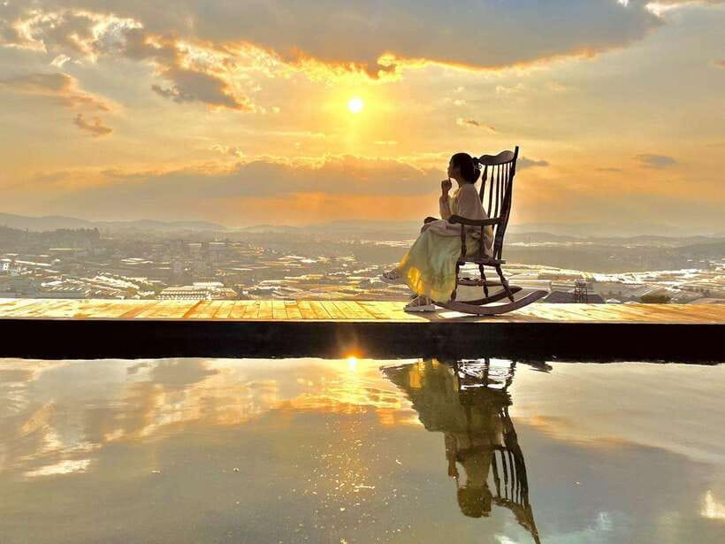 Da Lat: Sunrise Panorama, Green Tea Hill and Strawberry Farm - Five things to know before booking