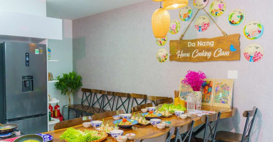 Da Nang Cooking: Market tour, farming, and cooking class - Choose between two main menus