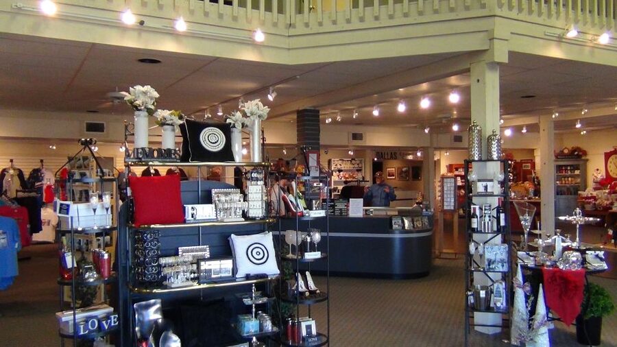 Dallas: Southfork Ranch, Dallas Highlights, and JFK Tour - Riding from the Visitor’s Center to the Ewing Mansion