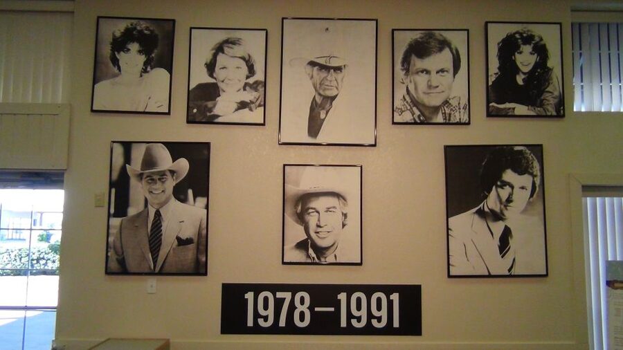 Dallas: Southfork Ranch, Dallas Highlights, and JFK Tour - Dealey Plaza and the Grassy Knoll