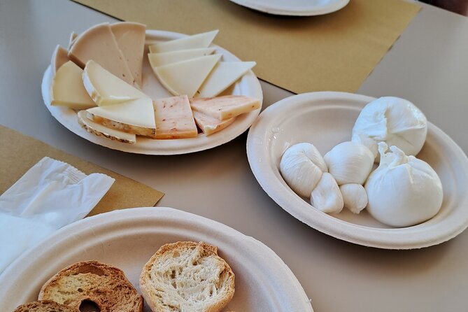E-bike tour Martina Franca e Locorotondo and visit a dairy - Riding through the Itria Valley for 90 minutes