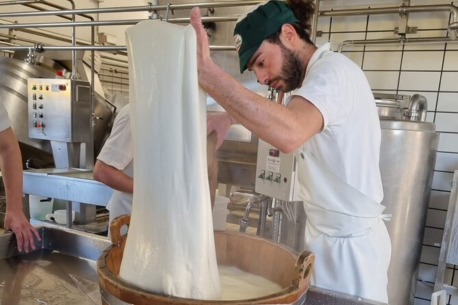 E-bike tour Martina Franca e Locorotondo and visit a dairy - How demanding is the ride?
