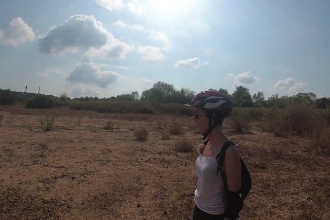 e-MTB Tour - Durrells Farm & Crab Lake [30Km - 18Mi] - Crab Lake: A Small Stop With Modest Rewards