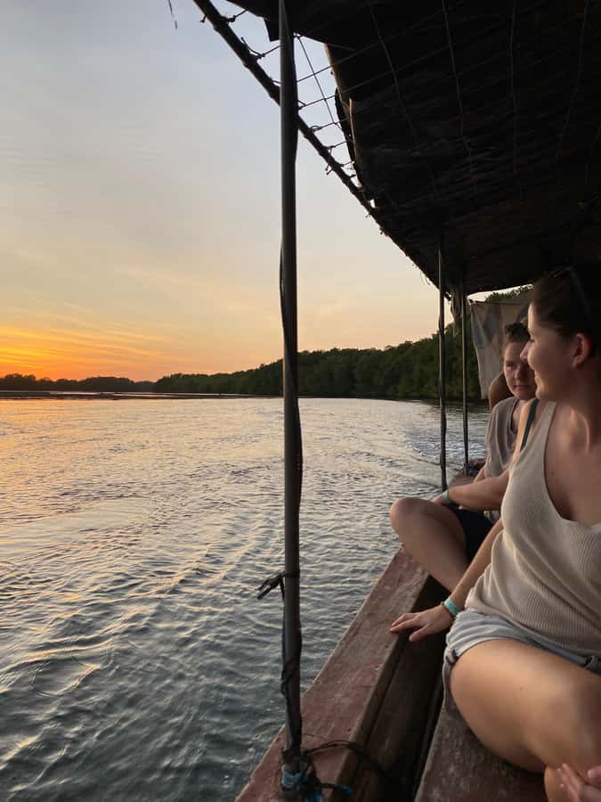El Paredón: Sea Turtle and Salt Farm Tour - Why this El Paredón outing is different
