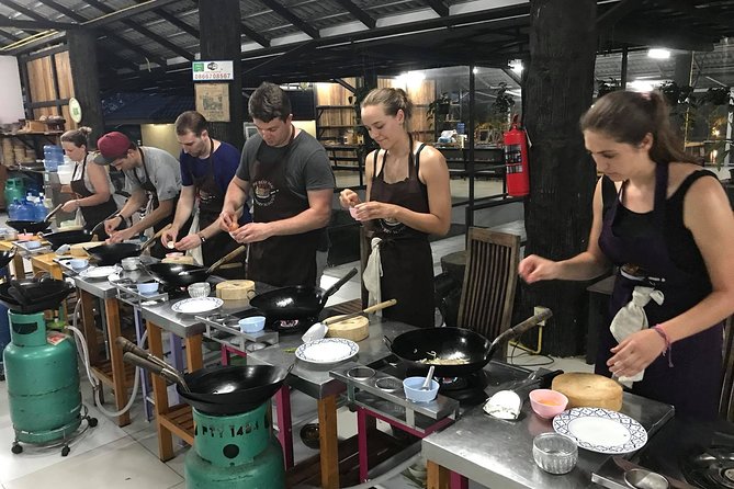 Evening Cooking Class in Organic Farm with Local Market Tour - Key points at a glance