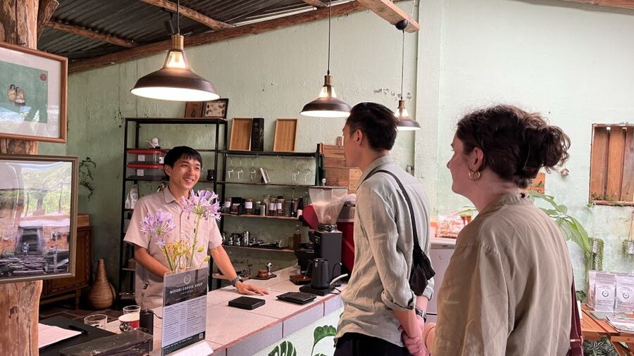 Experience specialty coffee with sustainable coffee farmers - The five-coffee tasting