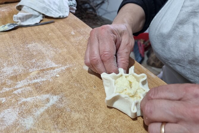 Farm to Table Cooking Experience in a small Village - Villanova Monteleone and the inland road