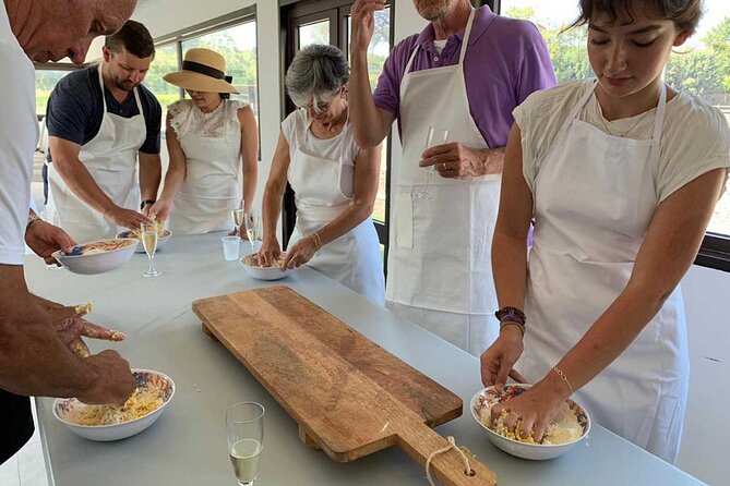 Farm-to-Table Experience: Olive Oil, Garden Tour & Nonna’s Lunch - Who will enjoy this farm-to-table outing?